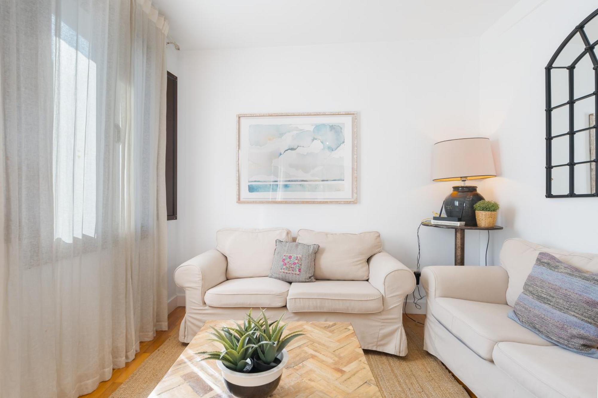 Appartement 3 Bedrooms 2 Bathrooms Furnished - Triana - Great - Mintystay *